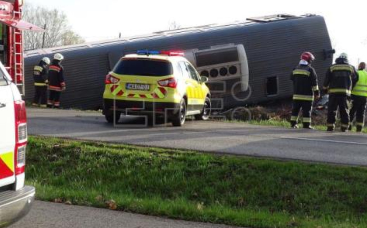 Al menos 5 muertos y más de 10 heridos en un choque entre un tren y una camioneta |ESPECIAL