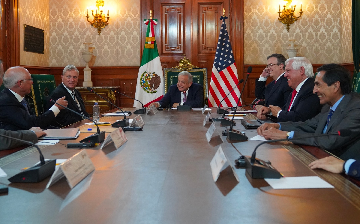 La reunión entre los funcionarios se llevó a cabo en Palacio Nacional. | @lopezobrador_