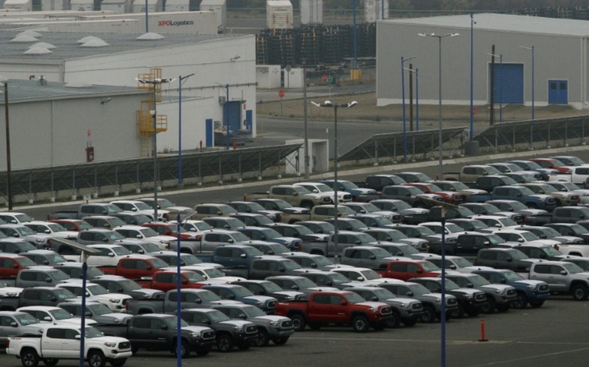 Autos recién ensamblados, estacionados enla  planta de Toyota Motor Manufacturing en México. Mayo de 2019. Foto: (Reuters)