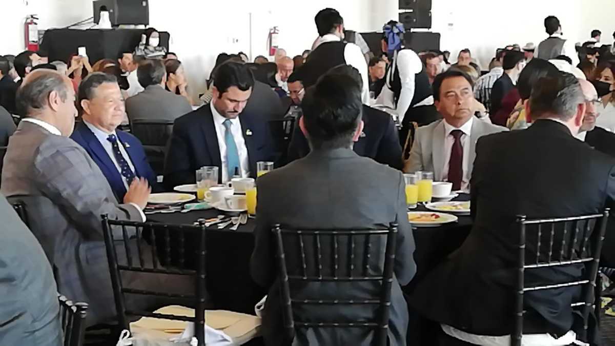 El candidato a gobernador de Hidalgo Julio Menchaca,  respaldó la labor empresarial
