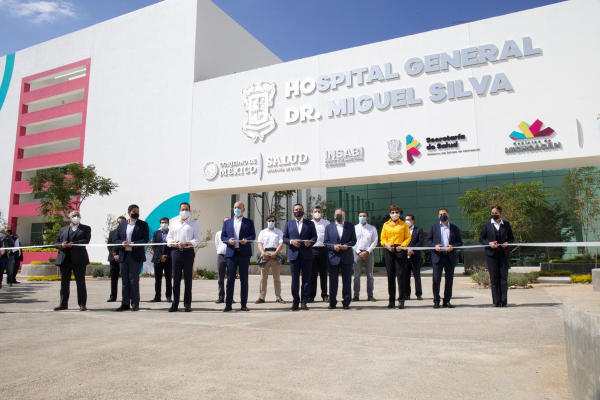 El hospital durante su inauguración. (Especial)