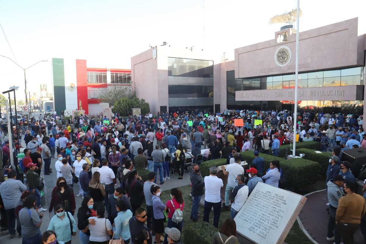 En Gómez Palacio realizan paro de labores trabajadores de Ayuntamiento ...