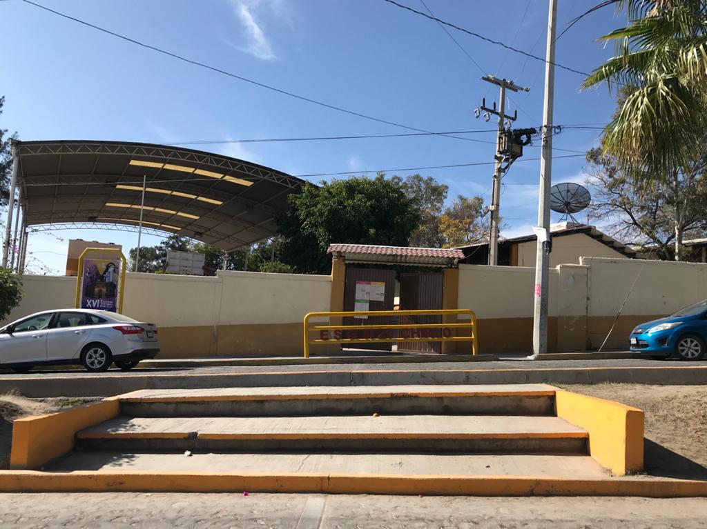 Los hechos ocurrieron en la Escuela Secundaria José Rosas Moreno "Los Chirlos", en Lagos de Moreno. (Especial)
