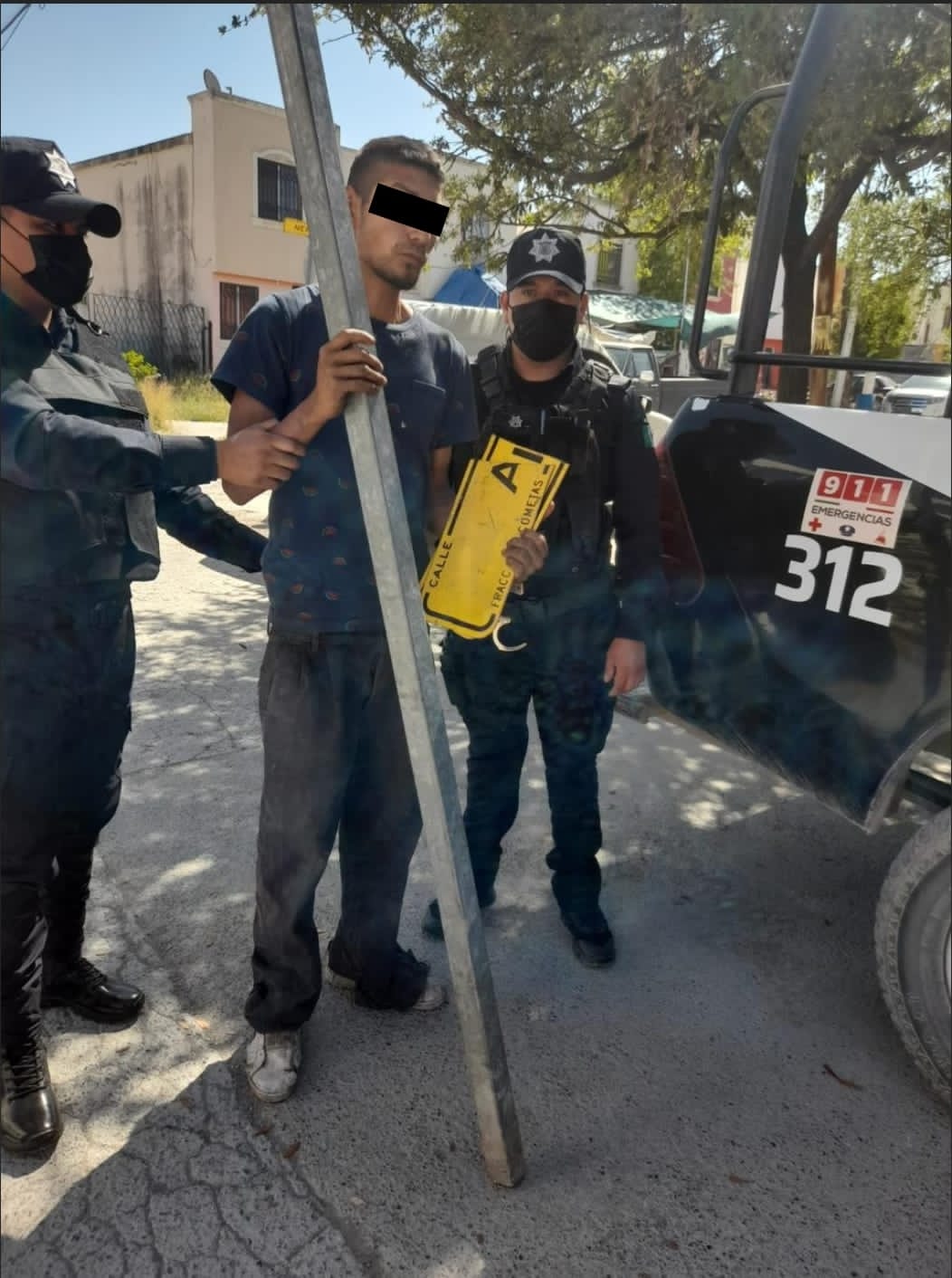 El presunto ladrón fue detenido en el Fraccionamiento Los Cometas. Foto: Especial