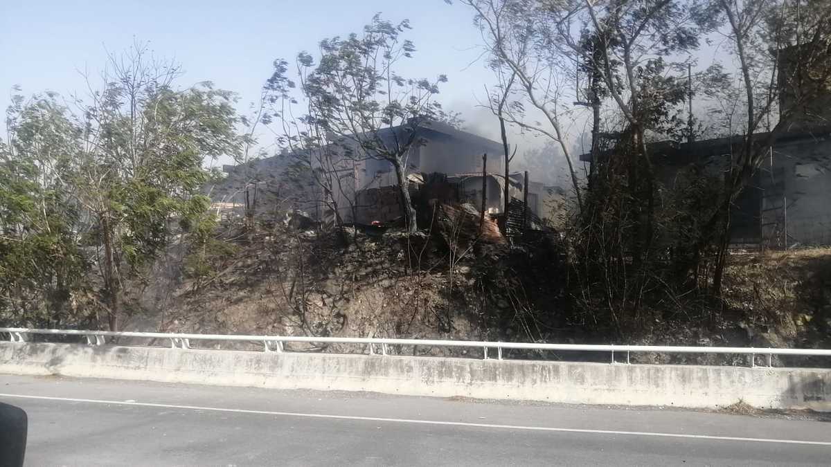 El siniestro ocurrió a la altura de la colonia Valle Hermoso tercer sector. Foto. Mirada Arias