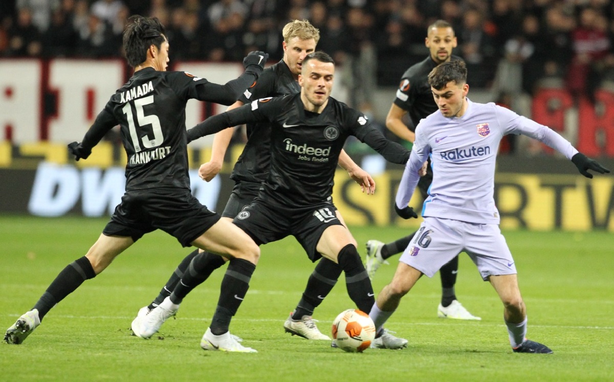 Barcelona empata ante Eintracht Frankfurt en cuartos de Europa League y deja todo para la vuelta (AFP)
