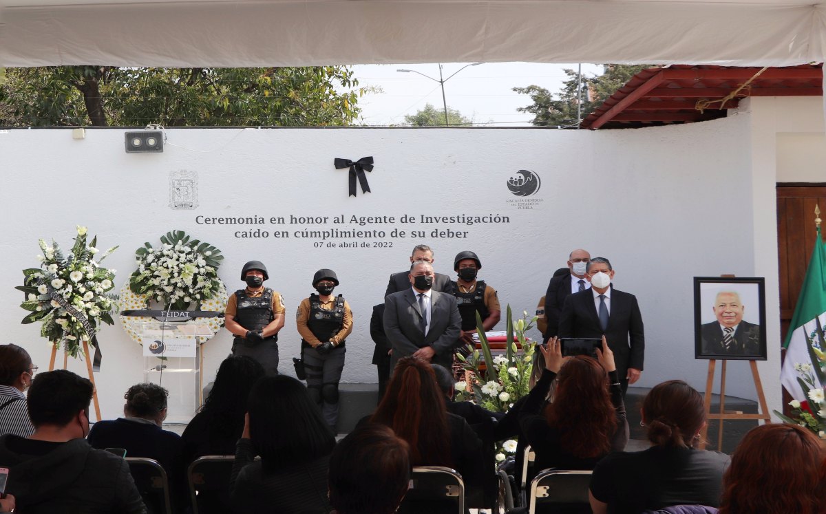 Despiden con homenaje a ministerial abatido en Puebla | Especial
