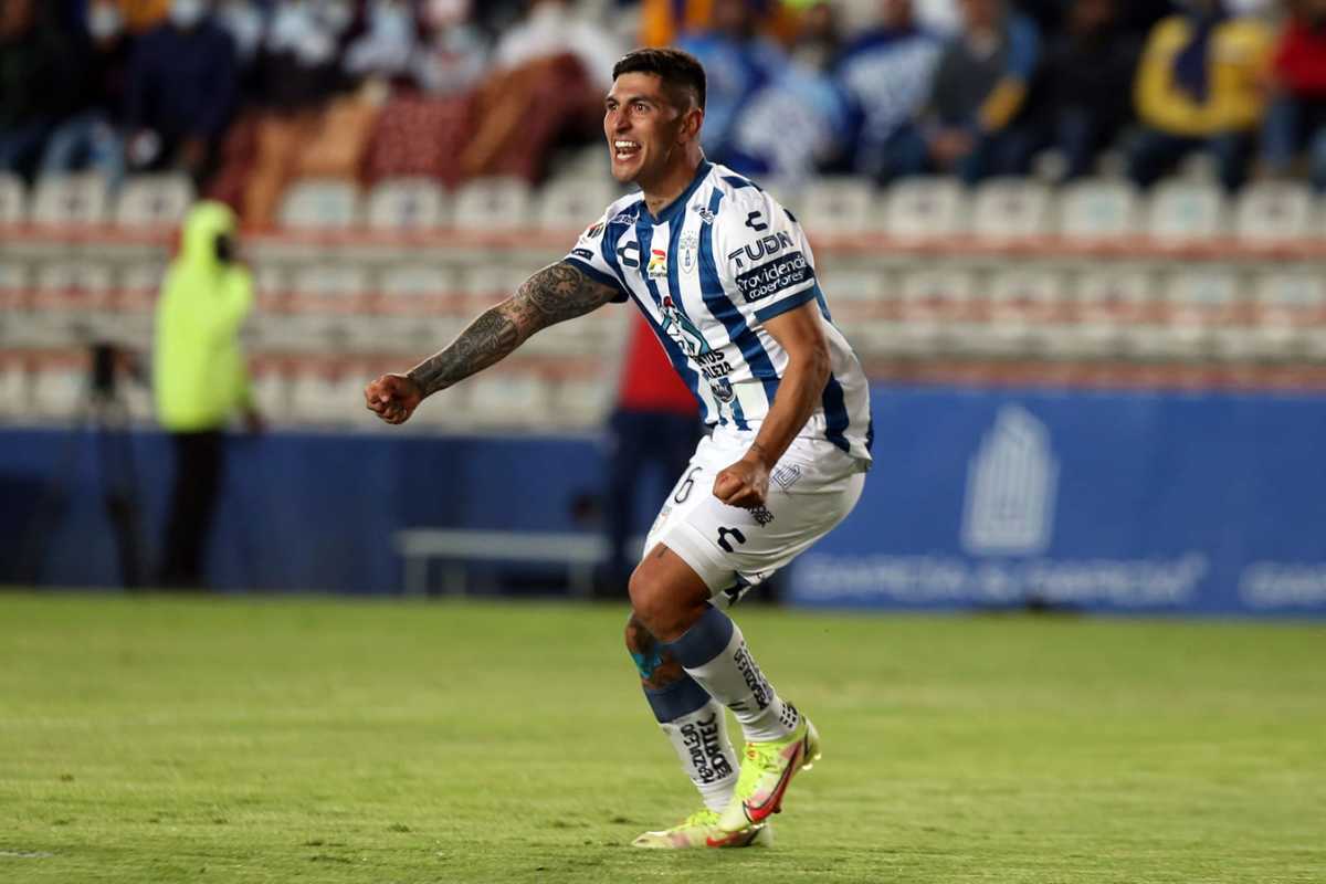 Con doblete de Víctor Guzmán, los Tuzos se imponen a Tigres y retoman el liderato (Jorge Sánchez)