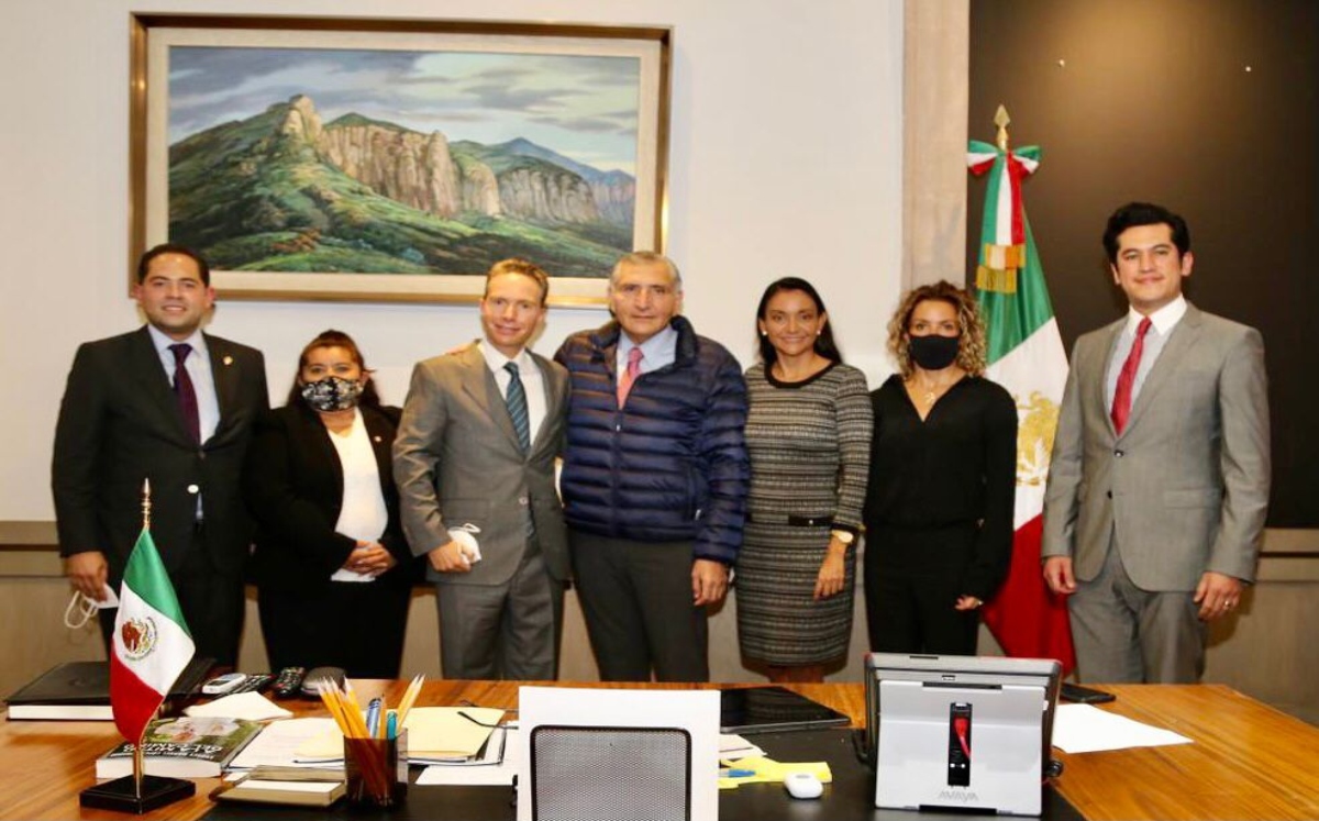 Miembros del PVEM durante su último boletín informativo