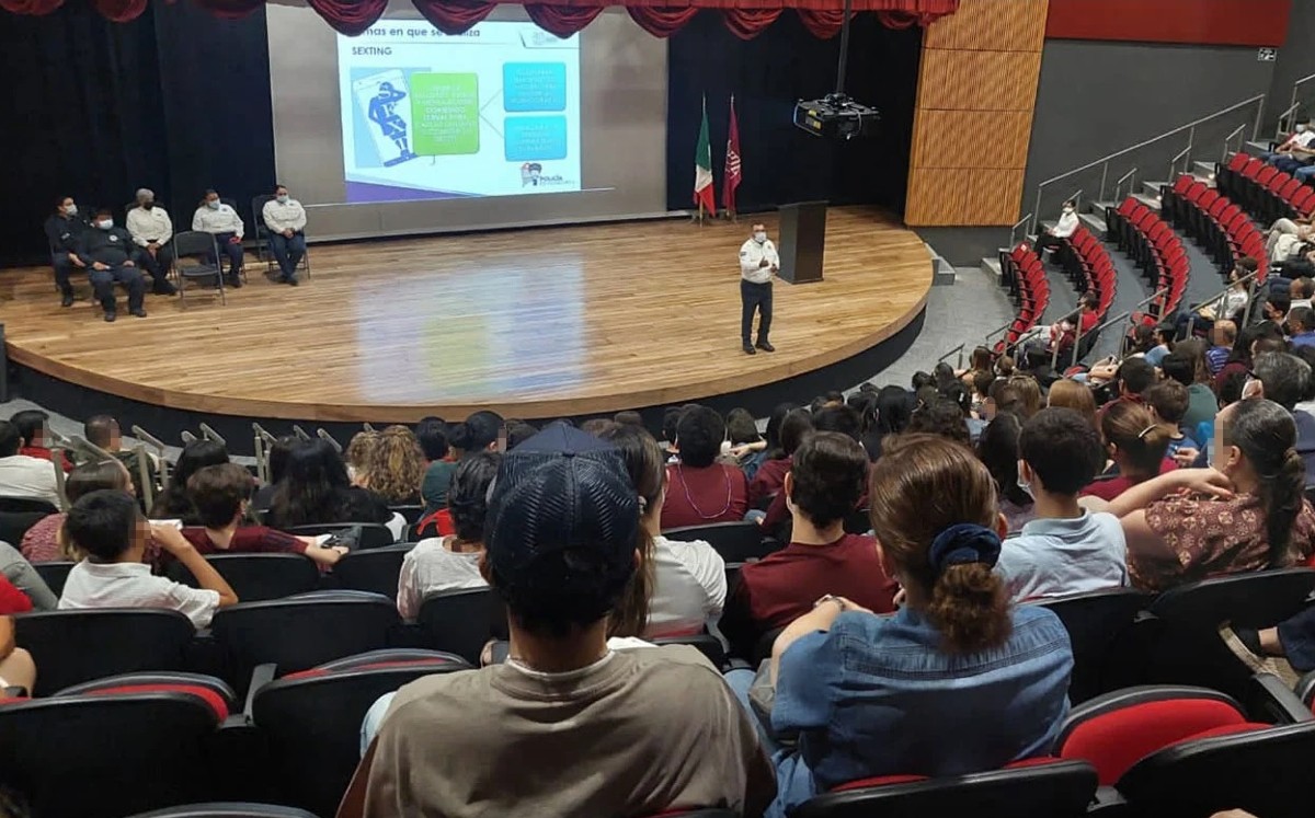 Por riesgo en redes sociales ofrecen pláticas a estudiantes de Tampico