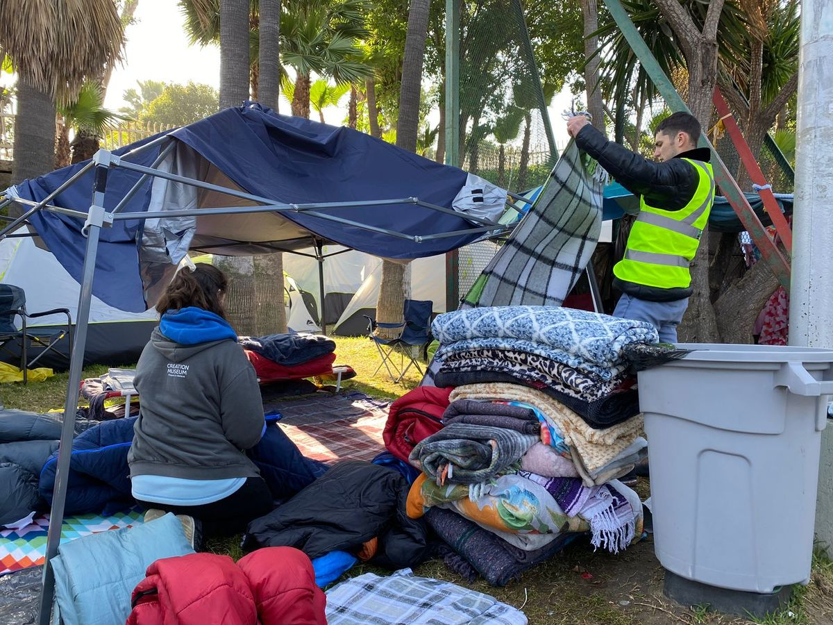Los ucranianos permanecían en un campamento improvisado. (Said Betanzos)