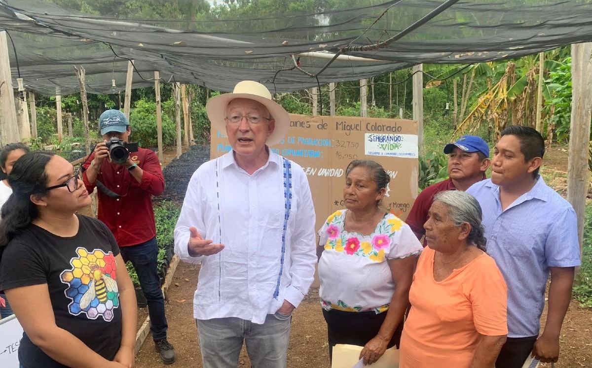 Durante su viaje a Campeche, Salazar se reunió con la gobernadora Layda Sansores. | Especial