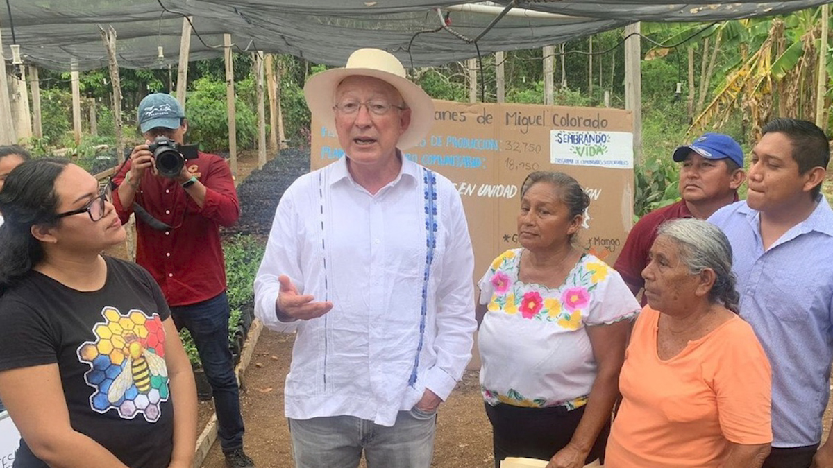 Conservación del medio ambiente genera más empleos: Ken Salazar