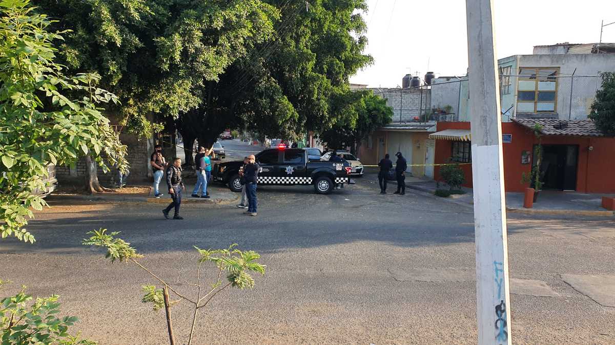 Policías de Guadalajara resguardan sitio donde se localizó a mujer muerta (Juan Carlos Munguía)