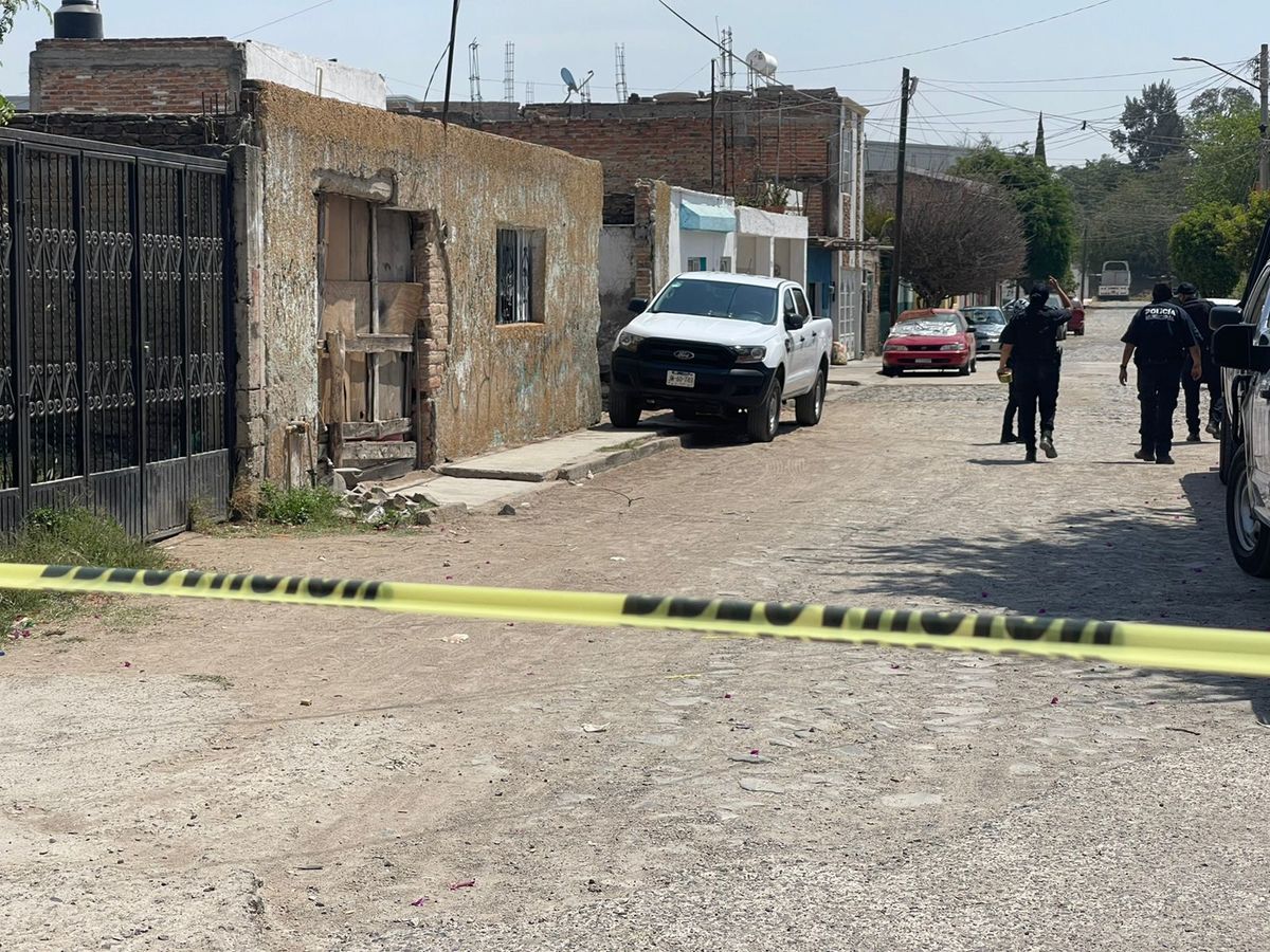 Suman 10 cuerpos y 15 bolsas con restos humanos en fosa clandestina de Tlaquepaque (Karla Victoria Rodriguez)