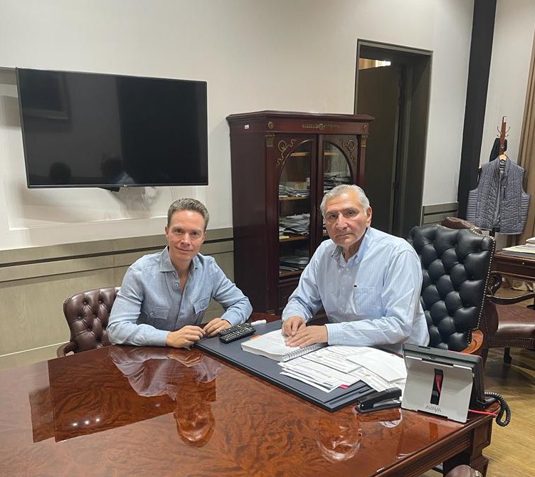 El encuentro se realizó en las oficinas de Adán Augusto López, en la Segob. (Twitter)
