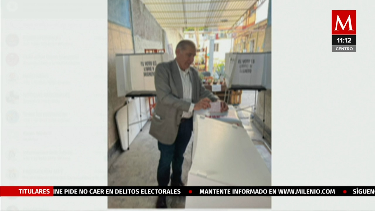 Adán Augusto López emite su voto en casilla especial sobre la