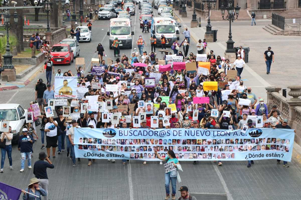 Arrancan protesta familiares de desaparecidos en Monterrey. Foto: Raúl Palacios