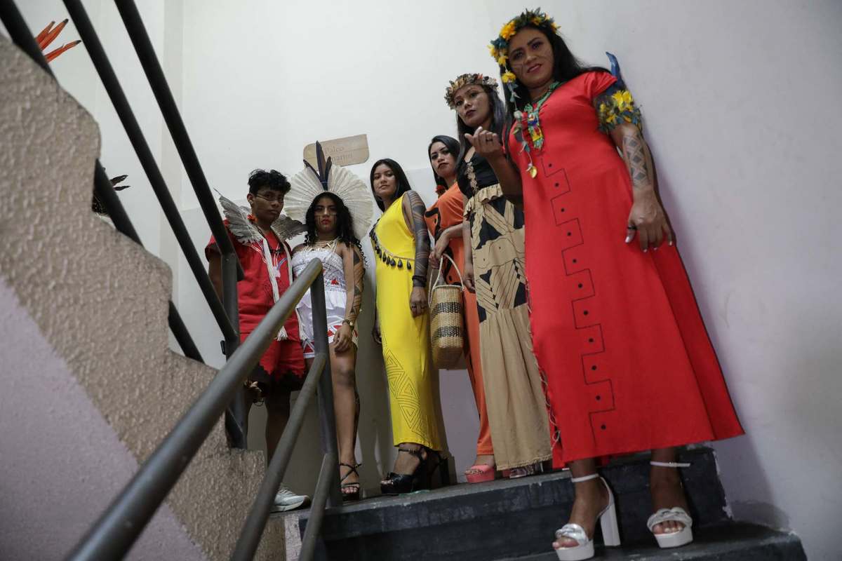 En el desfile participaron en total 29 diseñadores indígenas (AFP)