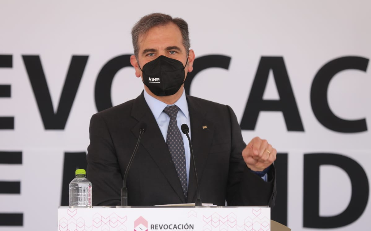 El cnsejero presidente del INE durante la conferencia de prensa de hoy. | Javier Ríos