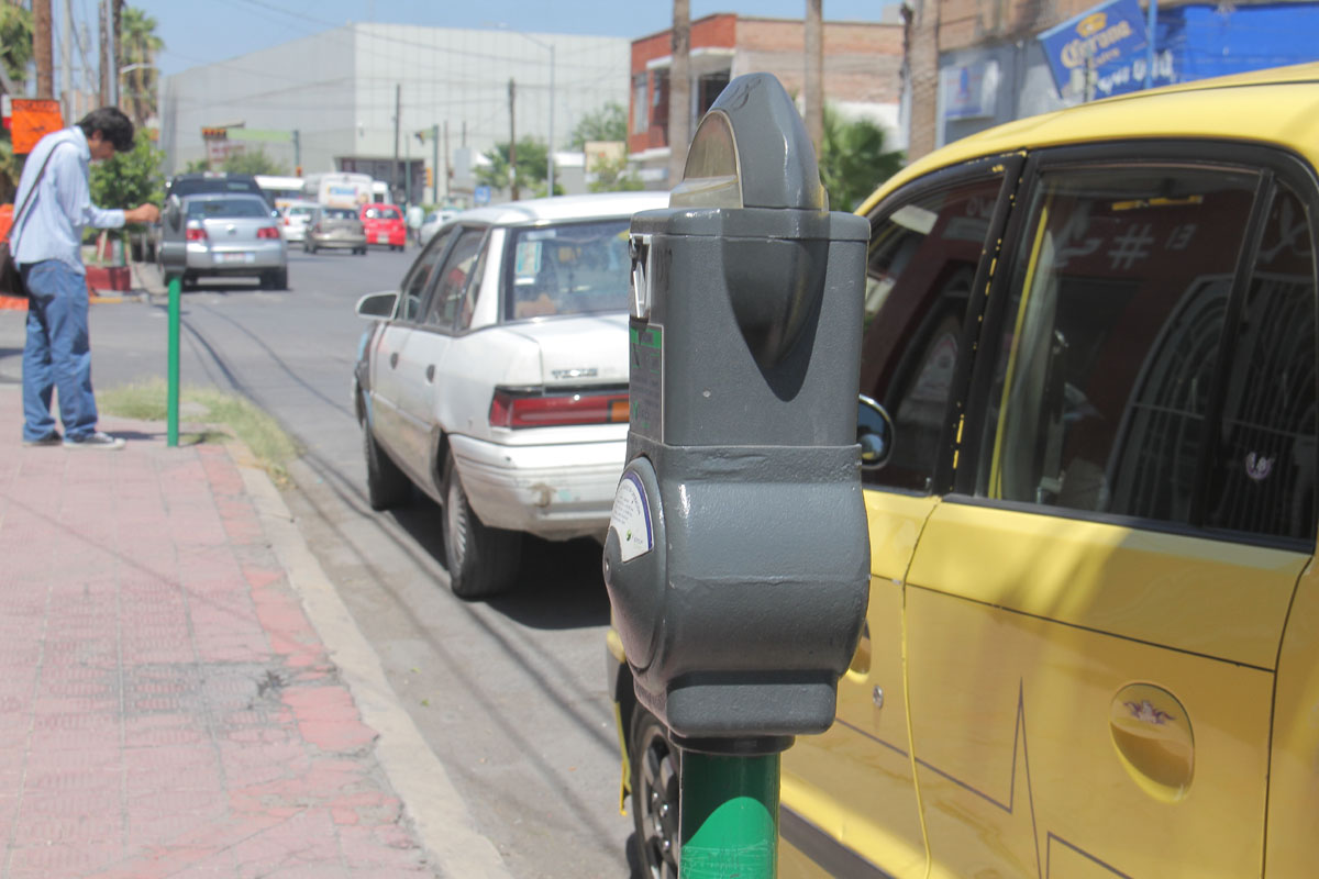 Actualmente se tiene un promedio de 800 a 900 infracciones aplicadas por semana relacionadas con los parquímetros. | Archivo