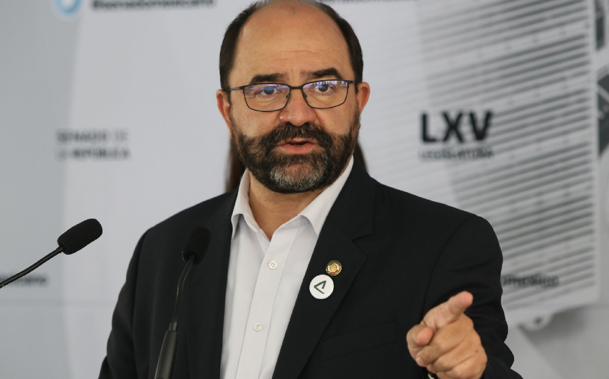 El senador del Grupo Plural, Emilio Álvarez Icaza, durante una conferencia de prensa.| Cuartoscuro