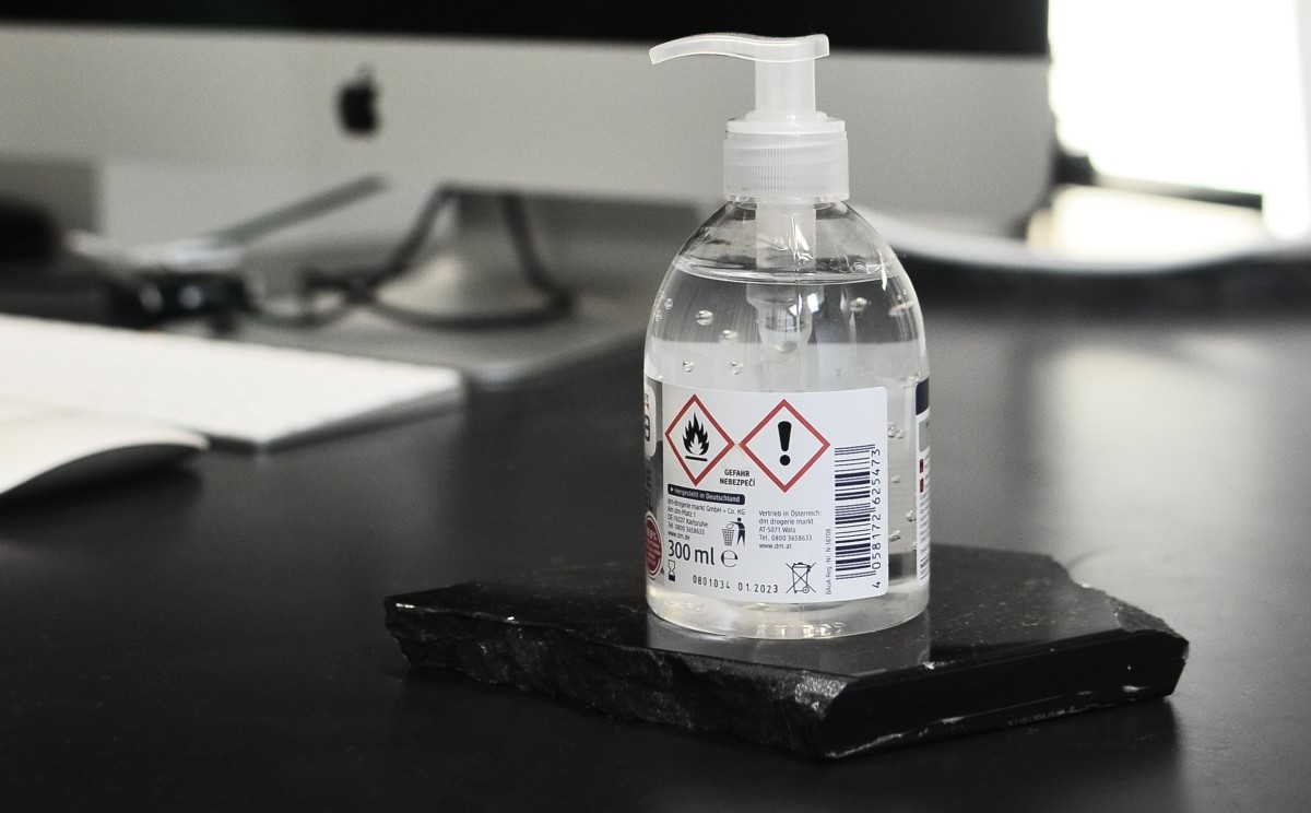 "Uso de gel antibacterial en el Edomex"