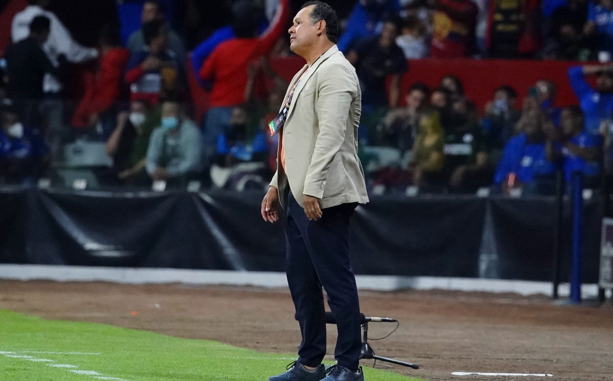 Juan Reynoso: En Cruz Azul hay tristeza total (Imago7)