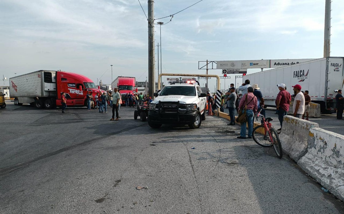 Retiran bloqueo en cruce fronterizo Reynosa-Pharr. (Carolina Garza)