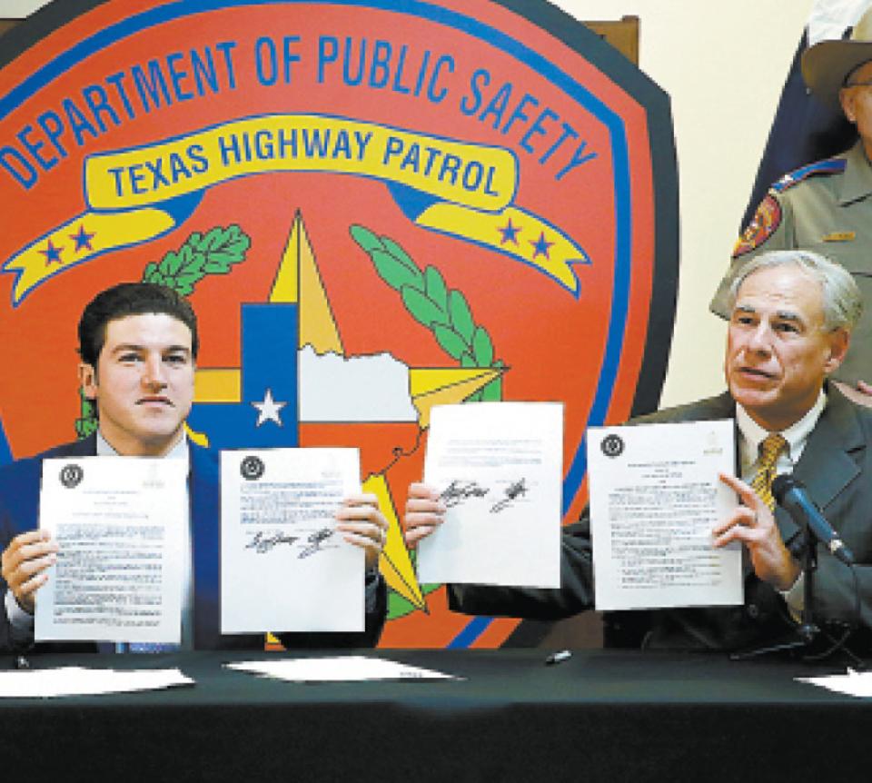 Tras rubricar el acuerdo, el mandatario texano Greg Abbott (derecha) abrió la puerta a tener pactos similares con otras entidades de nuestro país, con