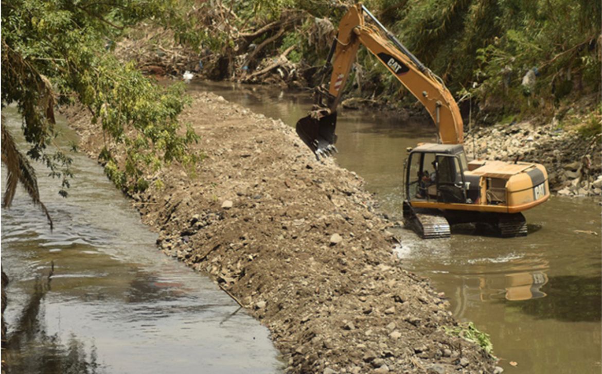 Trabajos en el río Tula. (Francisco Villeda)