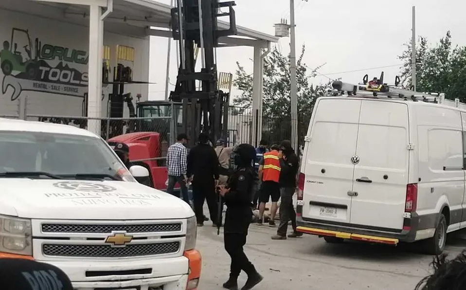 La zona es resguardada por elementos de Fuerza Civil y ministeriales. Foto: Miranda Arias