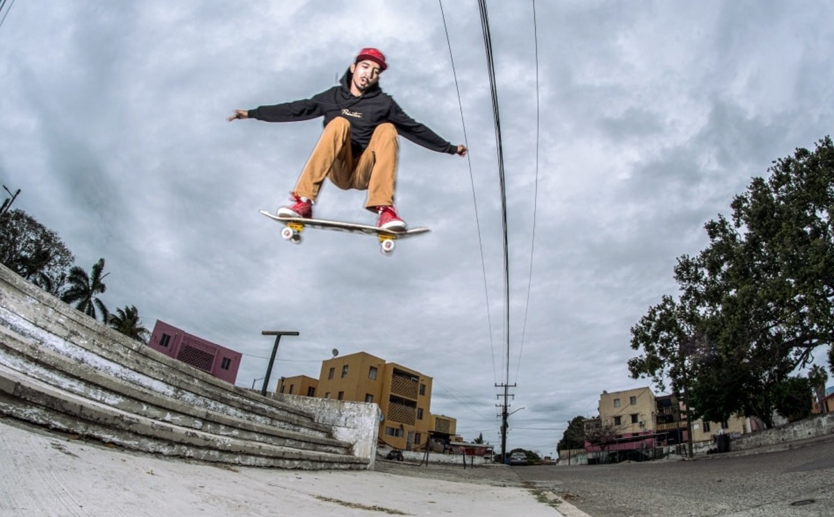 Jóvenes en Tamaulipas se interesan por practicar el Skateboard.