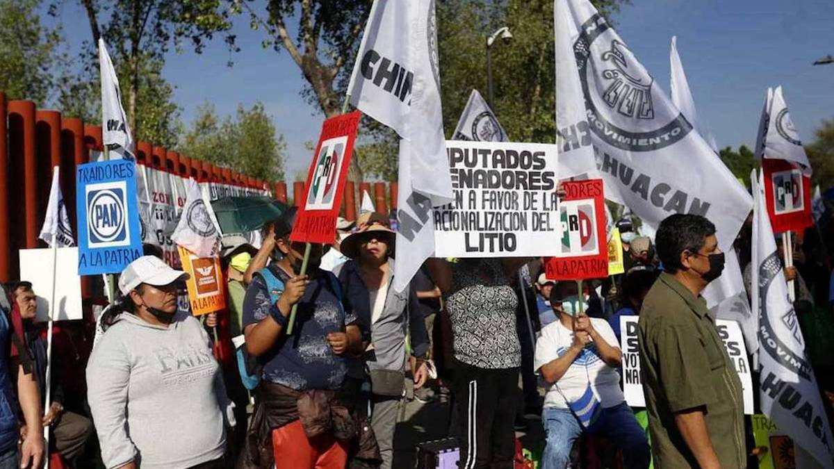 En CdMx, organizaciones protestan para apoyar la reforma eléctrica