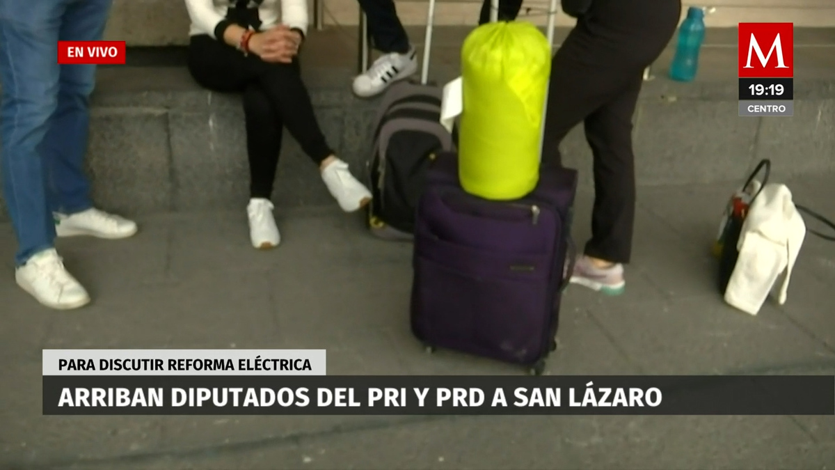 Diputados del PAN ingresan a San Lázaro para sesión de mañana