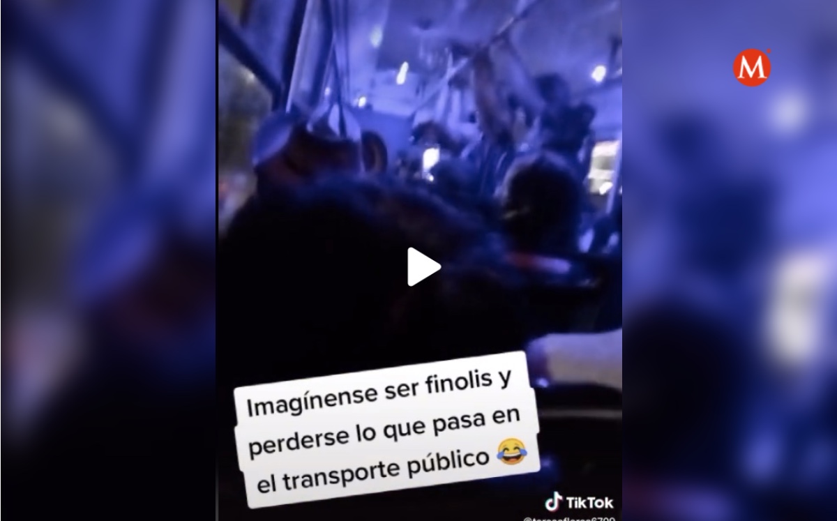 Pasajeros arman concierto de Bronco en autobús en Tamaulipas. (@teresaflores6709)