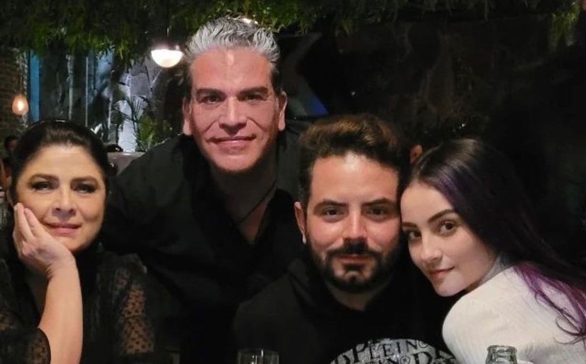 Victoria Ruffo sale de fiesta con Paola Dalay, la novia de su hijo (Instagram).