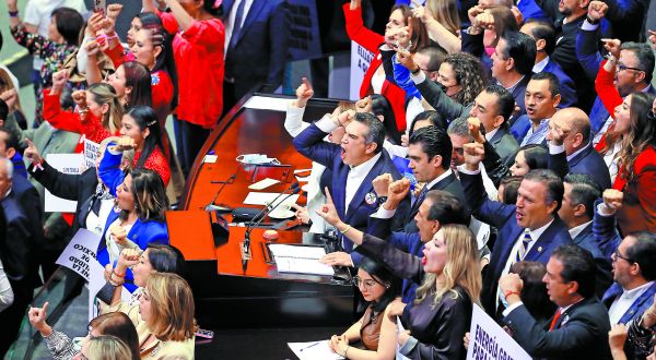 Alejandro Moreno, al frente del rechazo de los priistas. Octavio Hoyos
