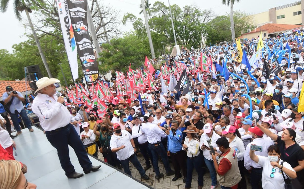 César Verástegui visita El Mante y promete atraer inversiones. (Especial)