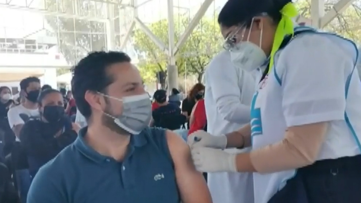 Inicia campaña de vacunación masiva anticovid en Michoacán