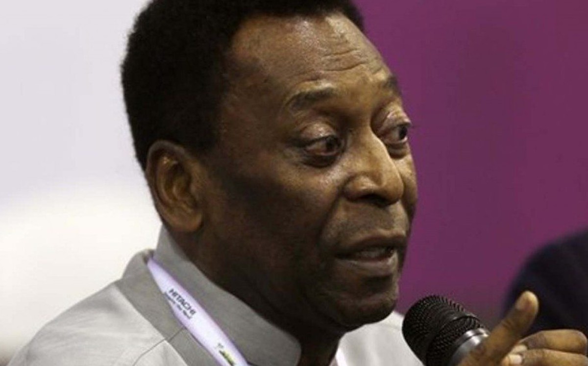 Pelé es hospitalizado nuevamente para continuar su tratamiento contra el cáncer (Reuters)