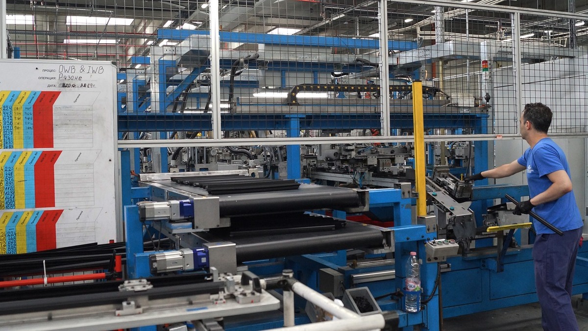 Stellantis suspende la producción de vehículos en su única planta en Rusia
