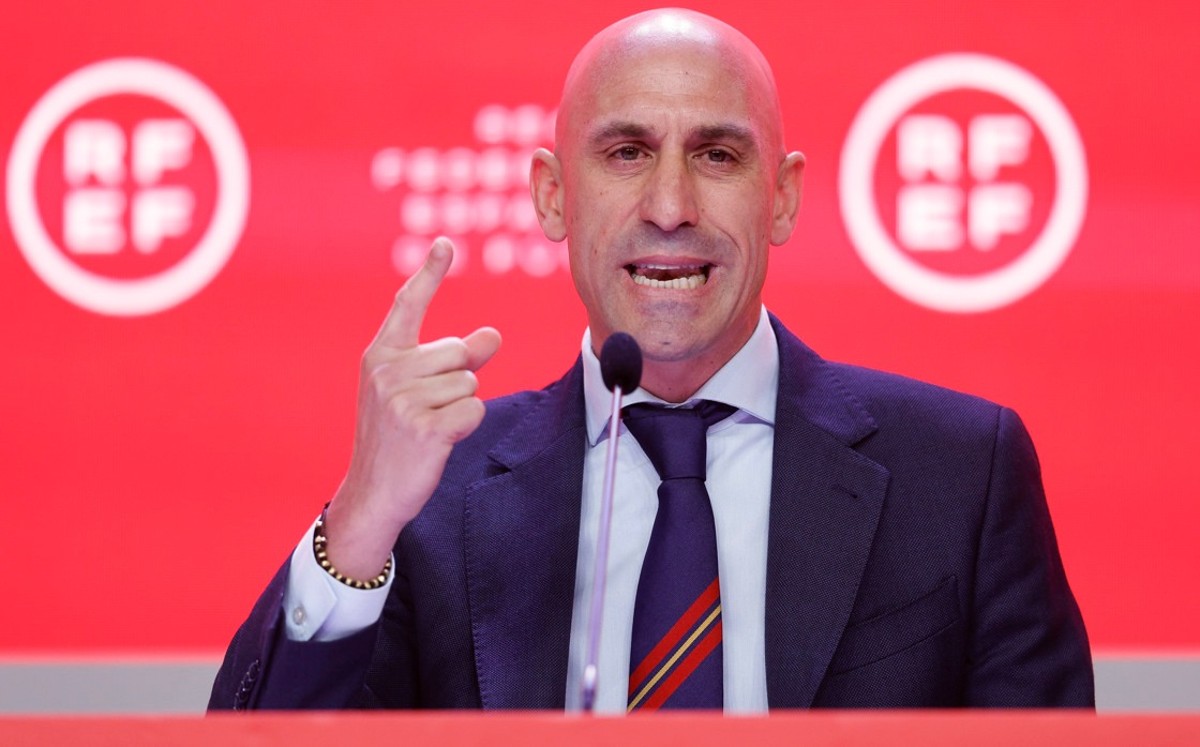 Presidente de la RFEF se defiende de polémica con Piqué (EFE)