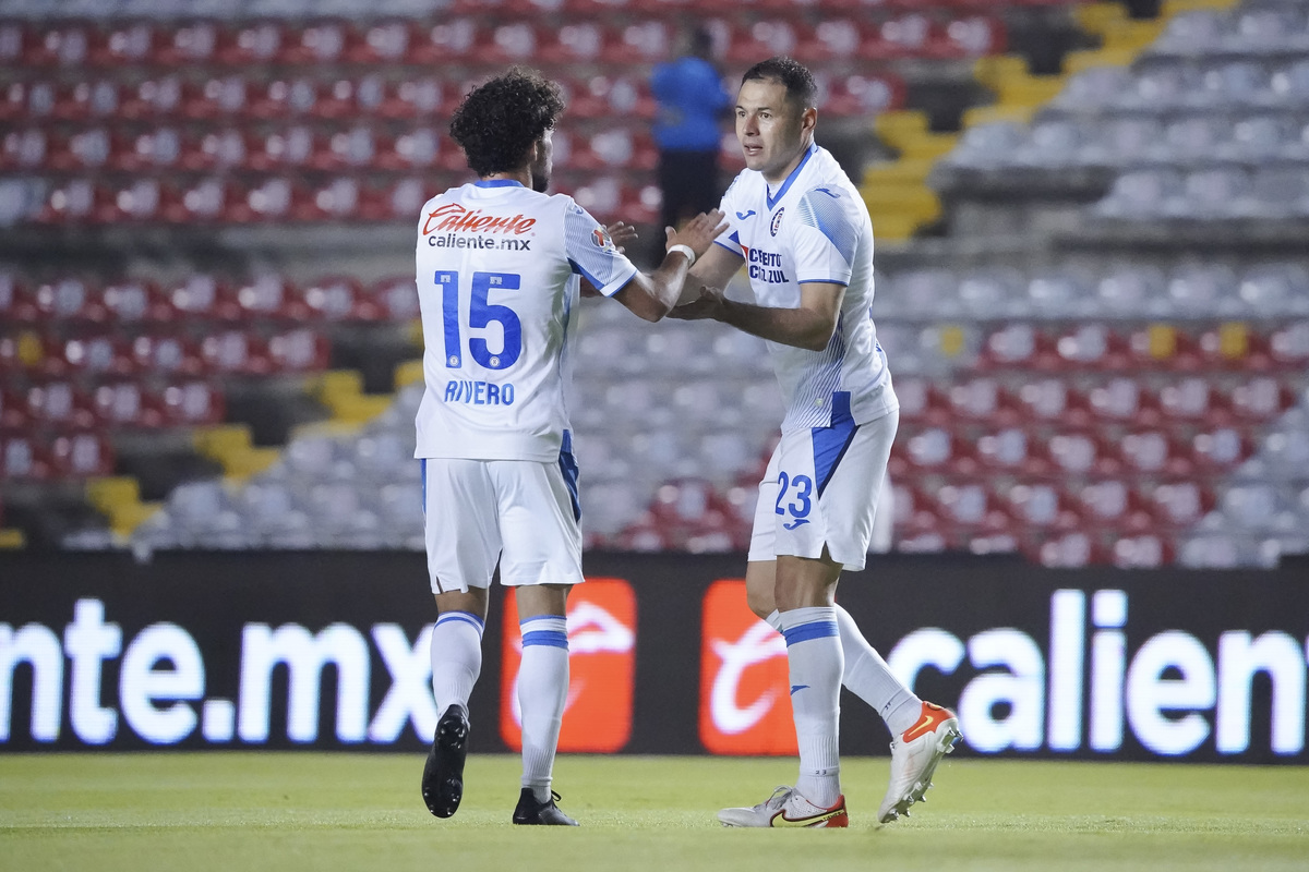 Cruz Azul derrota a Querétaro y aspira a la Liguilla directa (Imago7)