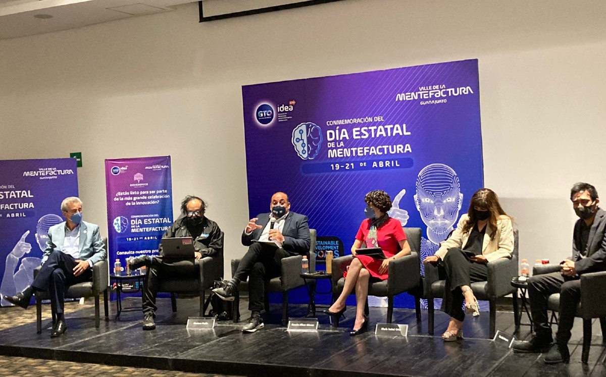 “Estrategias creativas para el desarrollo sostenible del capital humano" / Foto: Wendoline Adame