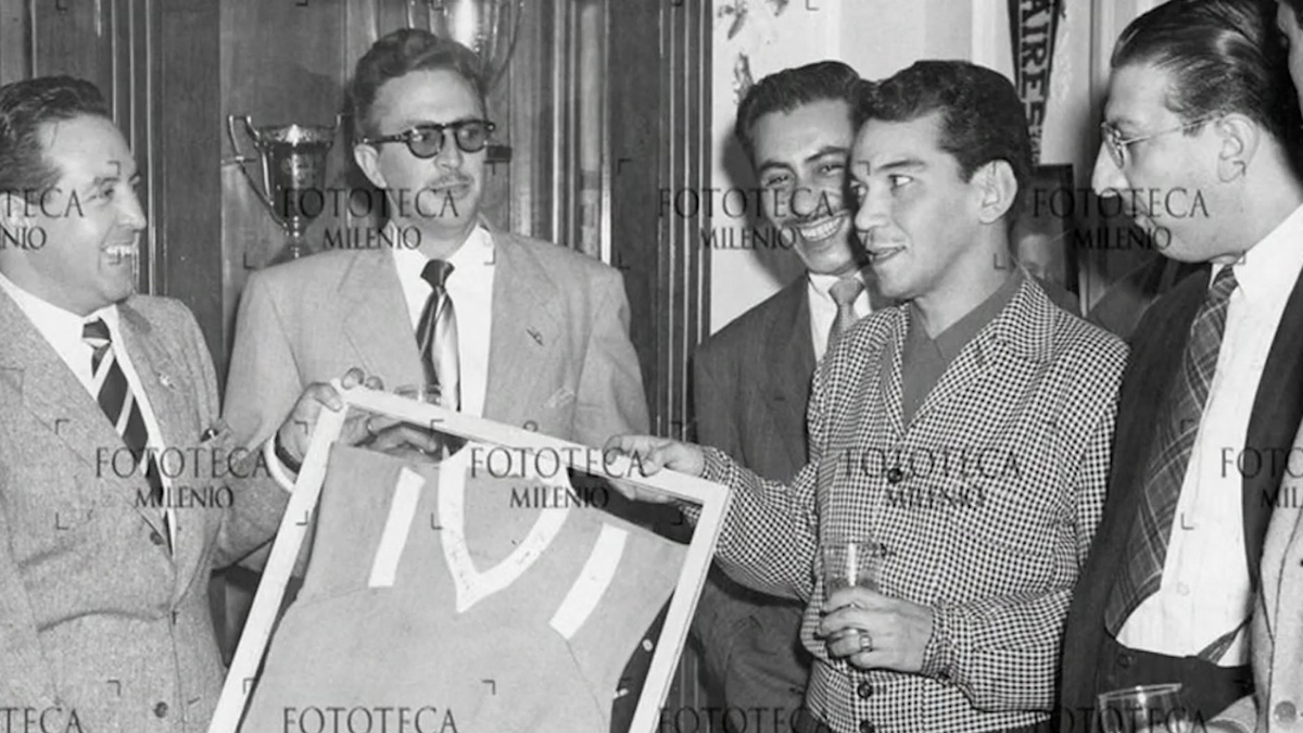 La camiseta que Cantinflas donó al América