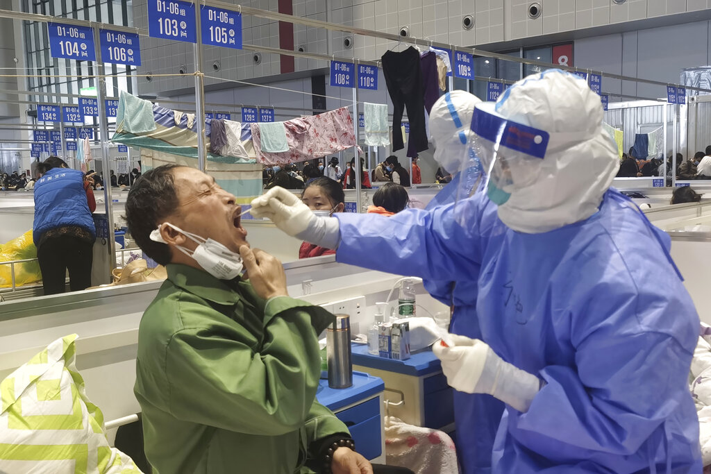 La pandemia en el mundo continúa activa. (AP)