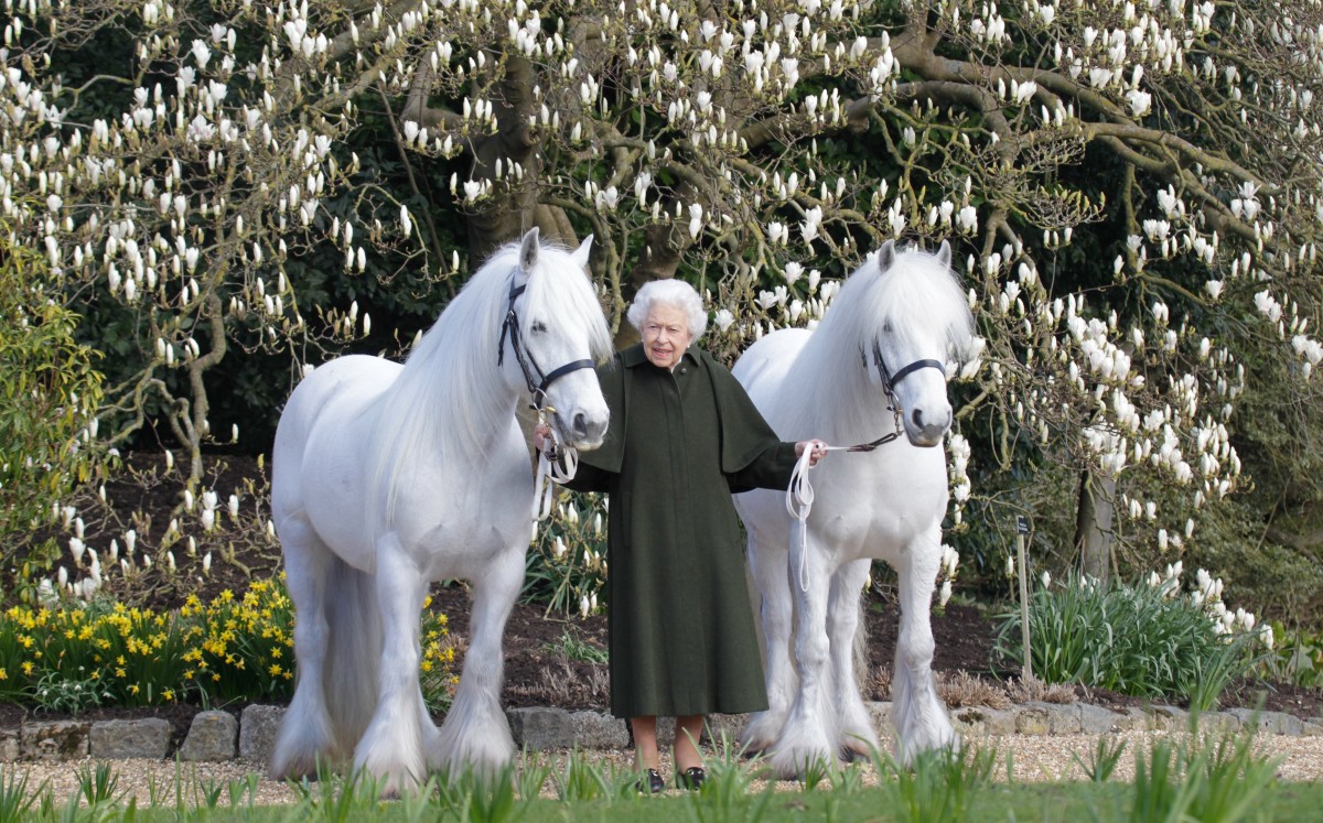Reina Isabel II cumple 96 años de edad (Twitter)
