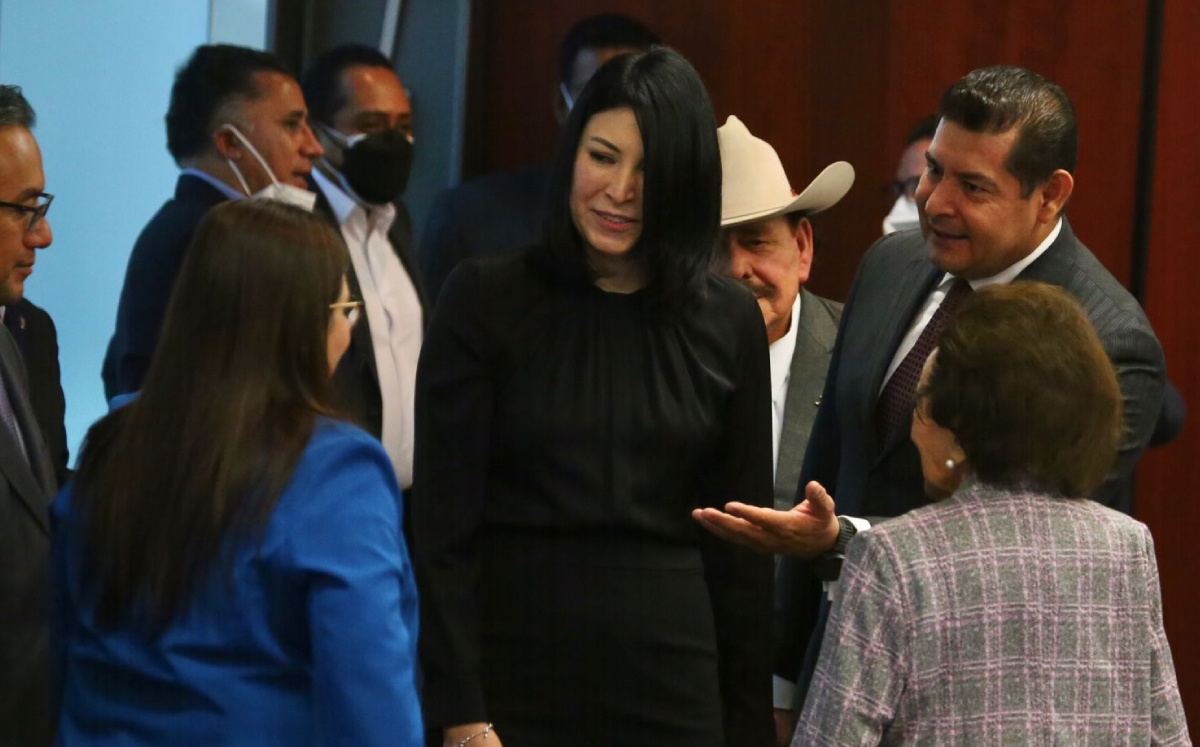Victoria Rodríguez Ceja, gobernadora del Banco de México en el Senado de la República. Foto: Ariel Ojeda