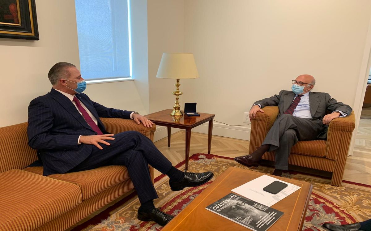Inicia actividades Quirino como embajador de España . | Especial